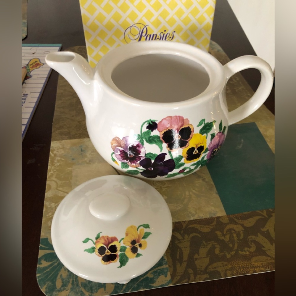 Pansies Floral Decorative Ceramic Teapot w/top, NWOT